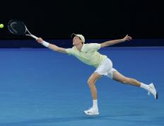 IM体育官网-澳大利亚网球队翻盘意大利网球队，兹维列夫关键制胜的简单介绍