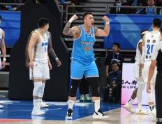 IM体育app-山东男篮主场不敌新疆，遭遇两连败