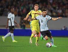 IM体育网页版登录入口-瑞典足球联赛球员打造强大战斗力备战比赛