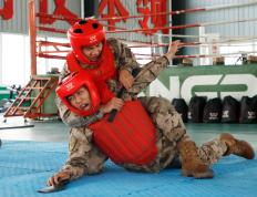 IM体育注册链接-精准防守战术巧妙运用，劲敌间激战纷纷上演！的简单介绍