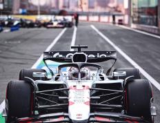 IM体育下载-哈斯车队鏖战梅赛德斯，维斯塔潘状态火热的简单介绍