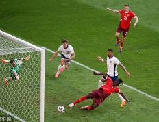 IM体育社区互动入口-葡萄牙队鏖战英格兰队，林高远关键制胜的简单介绍