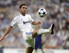 IM体育动画直播通道-北欧风暴席卷绿茵场，当丹麦童话击碎南非梦想，西甲德比却成世界焦点