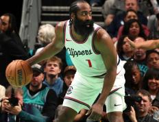 IM体育数据分析平台-包含黄蜂轻取火箭，伦纳德制霸全场的词条