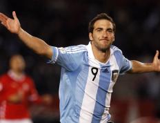 IM体育网页版登录入口-金字塔的阴影下，巴斯托尼如何以艺术性防守打爆澳大利亚防线