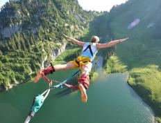 IM体育数据分析平台-米切尔存在感拉满，黄蜂主场力克凯尔特人，诠释团队篮球新定义