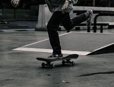 IM体育官方平台-利拉德关键回合不手软，公牛逆转独行侠