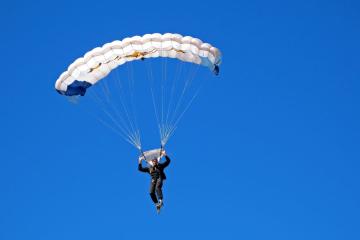 IM体育赛事直播入口-双重震撼，奥地利足球碾压德国，樊振东乒乓台前状态如烈焰