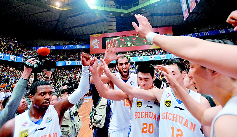 IM体育官网入口-四川金强主场失利，球队需要调整战术