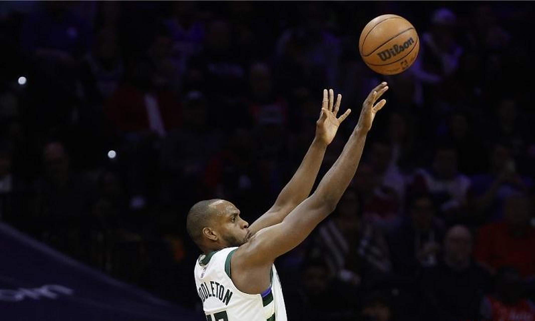 IM Sport-雄鹿球员米德尔顿成为湿地主保护倡导者