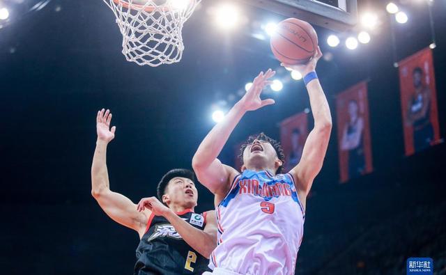 IM体育动画直播通道-紧张对决!谁能笑到最后