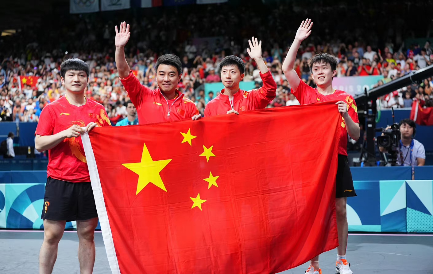 IM体育app-包含运动员们奋力拼搏,共赢荣誉的词条