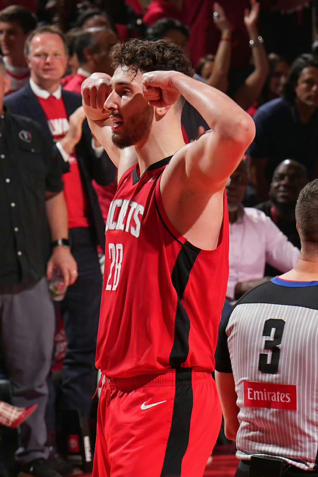 IM体育官方网站-火箭主场大胜独行侠,豪取七连胜