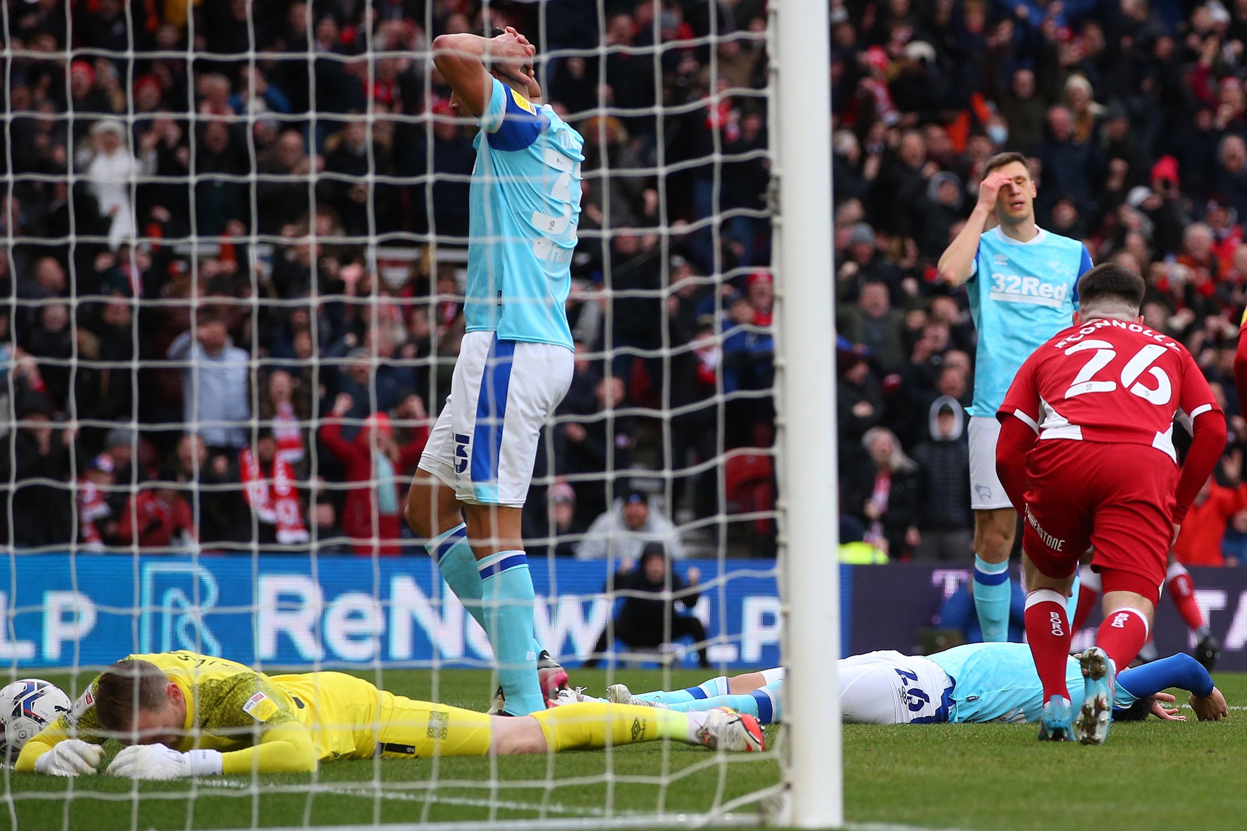 IM体育官方平台-哈德斯菲尔德在主场险胜伯明翰，豪取三分的简单介绍