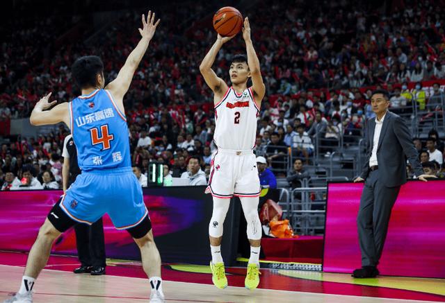 IM体育官网入口-包含广州遭遇两连败，山西客场逆转取胜的词条