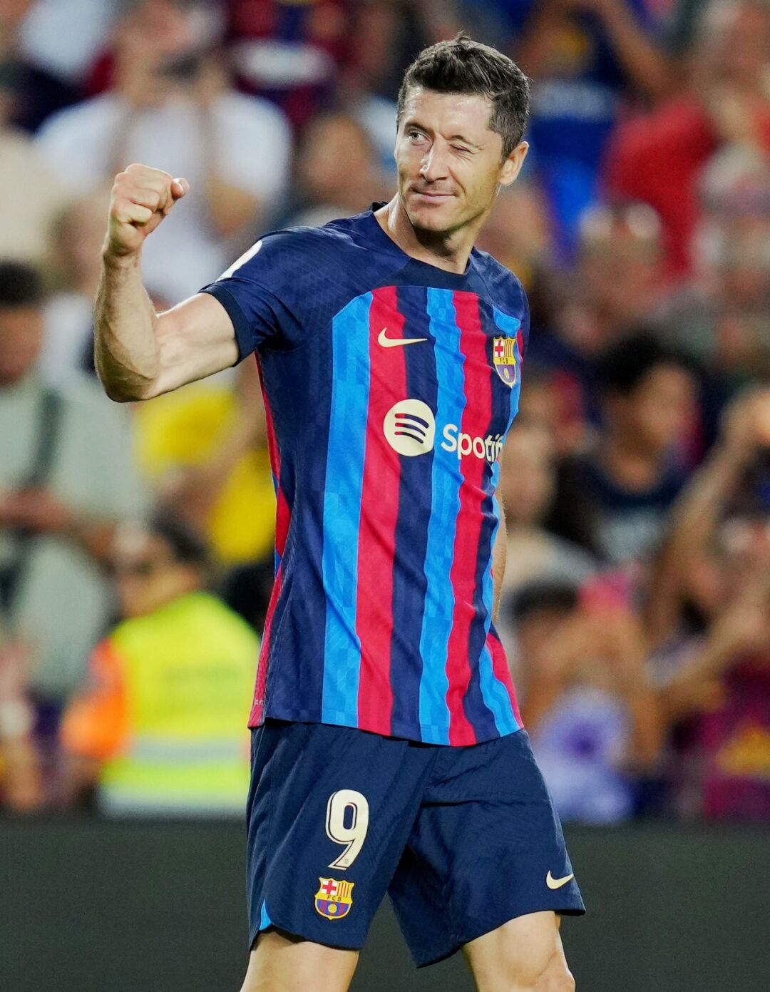 IM体育官方平台-包含莱万特战胜对手，力保联赛前列的词条