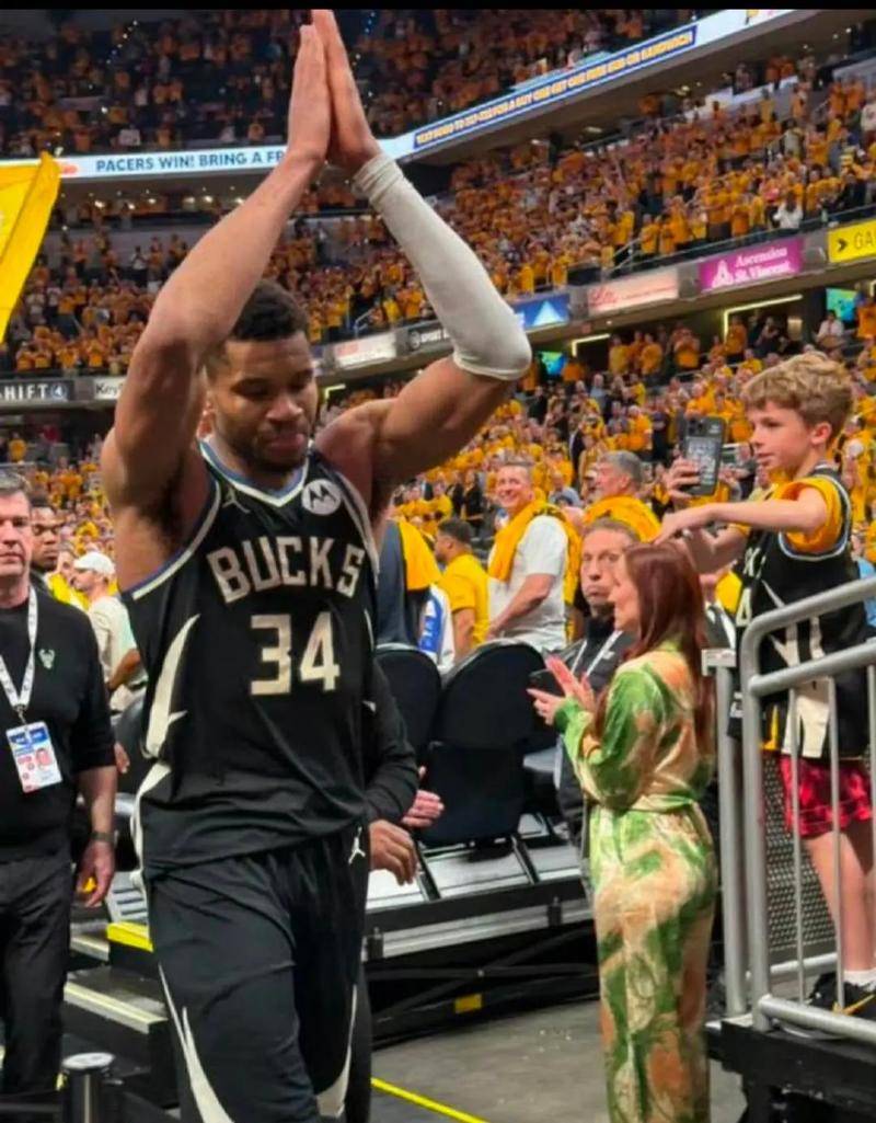 IM体育下载-包含灰熊轻取广东队，字母哥状态火热的词条