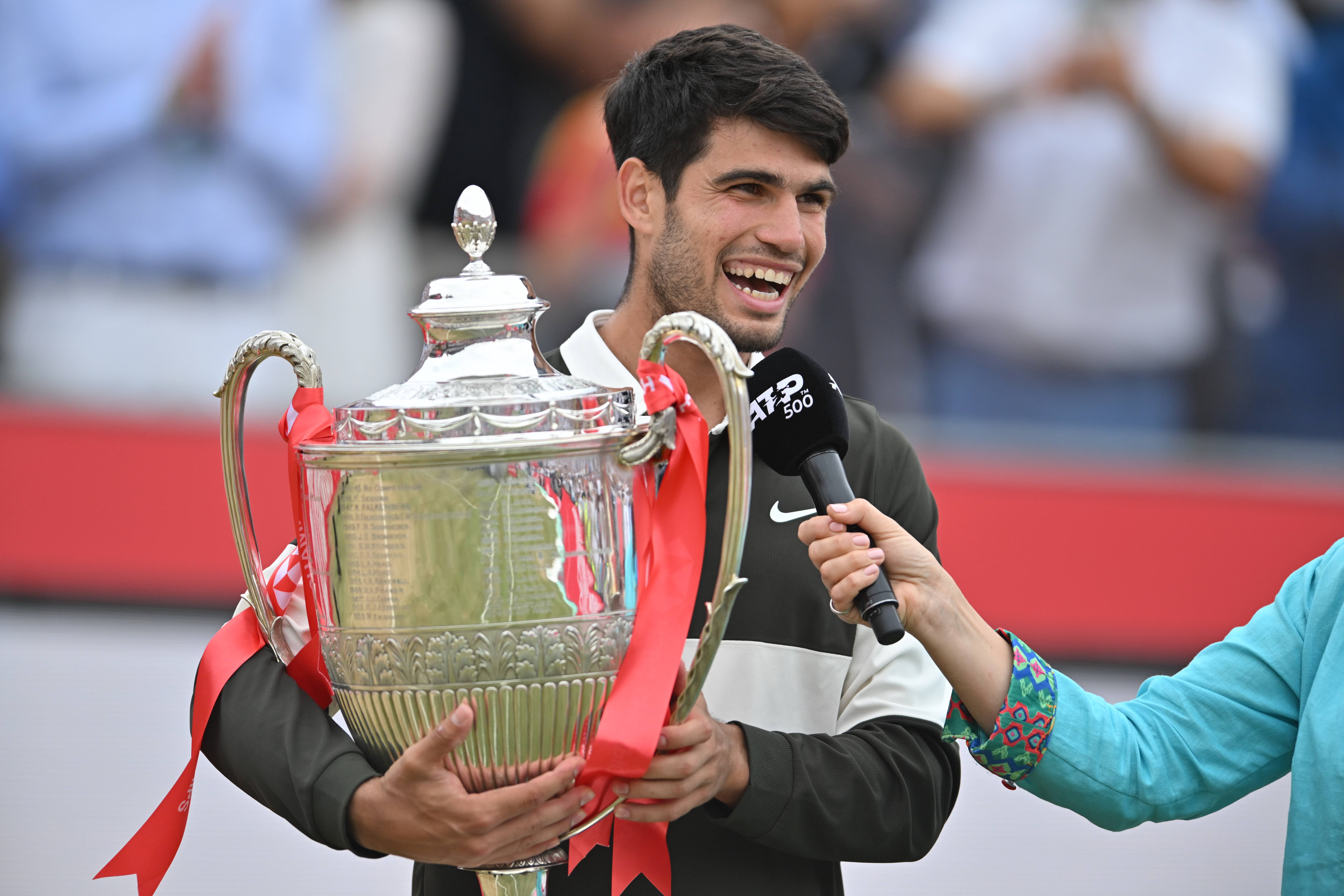 IM体育网页版登录入口-澳网绝杀拉沃尔杯，阿尔卡拉斯刷新纪录的简单介绍