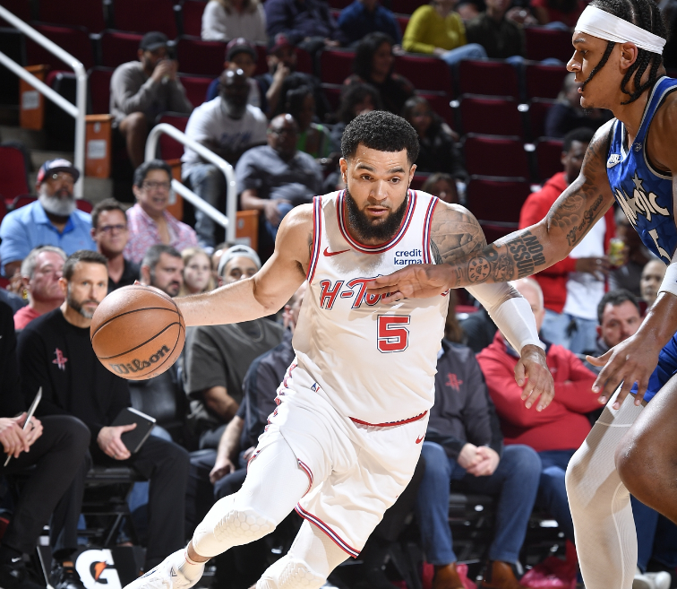 IM体育官网-广东队横扫魔术，范弗利特刷新纪录