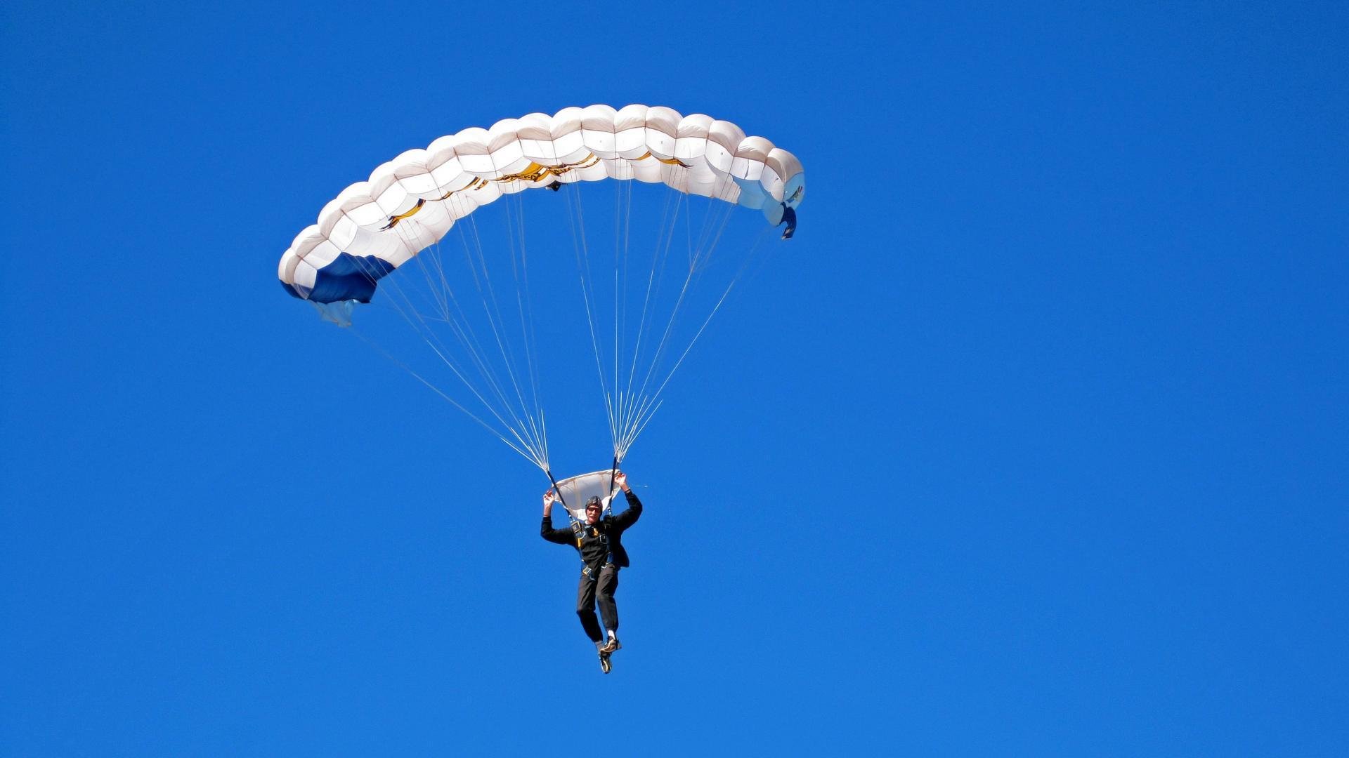 IM体育赛事直播入口-双重震撼，奥地利足球碾压德国，樊振东乒乓台前状态如烈焰