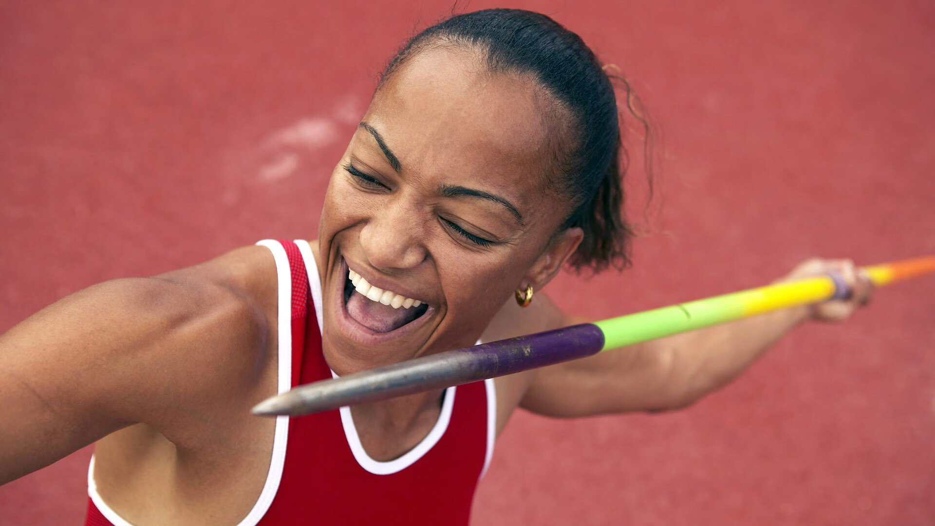 IM体育下载-赛道上的逆袭,佩雷兹绝杀点燃赛场,红牛二队力压雷诺